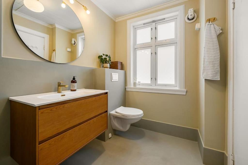 Det Lille Rode Huset Ved Floibanen Villa Bergen Exterior foto
