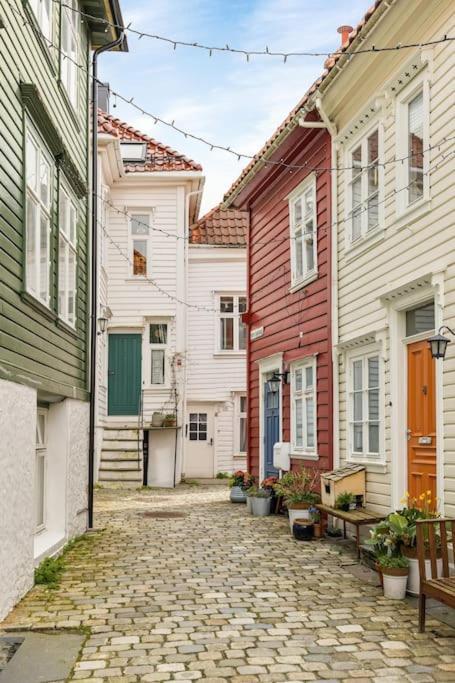 Det Lille Rode Huset Ved Floibanen Villa Bergen Exterior foto